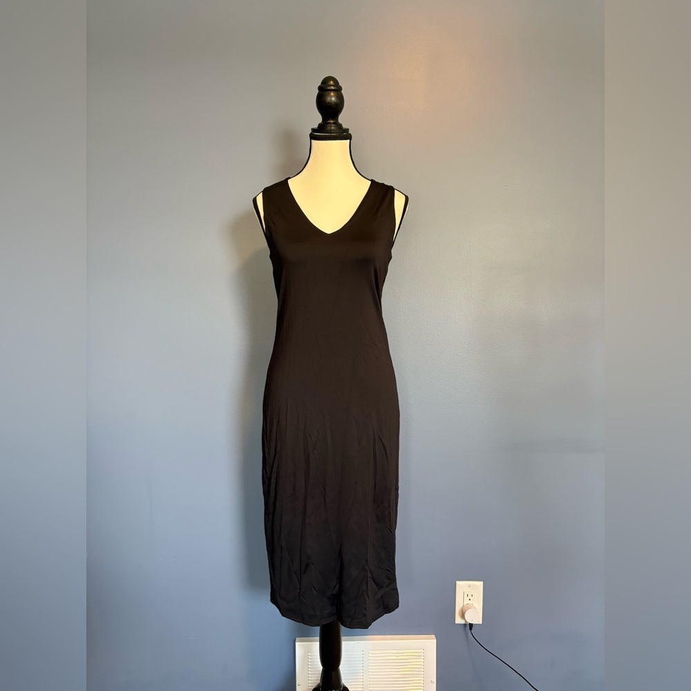 R&W Black Midi Dress NWT Size Medium | Sleek Stretch Back Slit - Picture 2 of 11